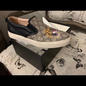 Gucci size 9